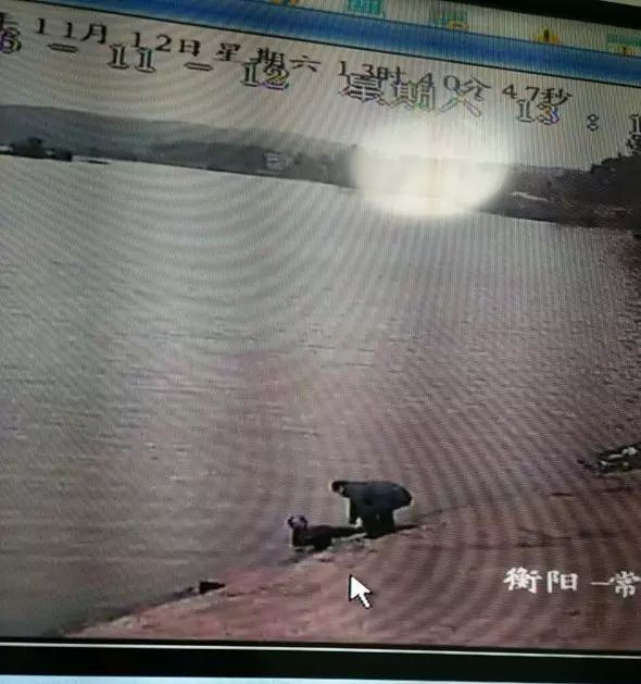 煙洲醉漢掉河中，海事監(jiān)控顯神威！